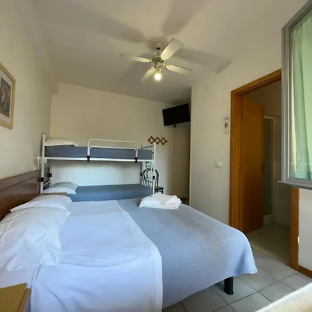 Il Giardino Отель Альба-Адриатика